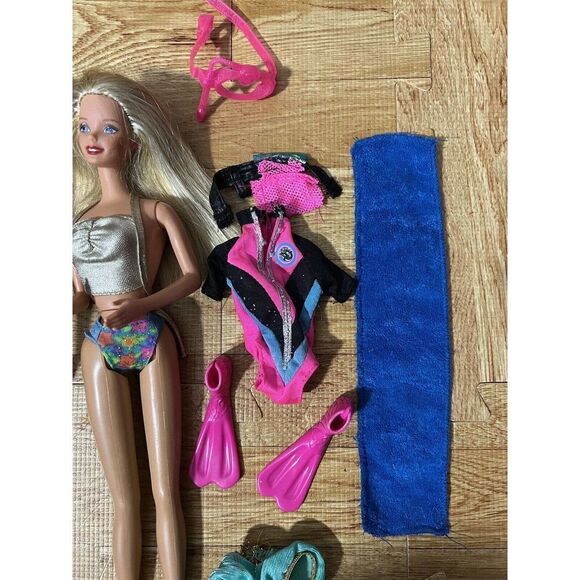 Vintage Mega Barbie Bundle• 3 Blonde Barbies• Ocean Ready! Baywatch Lifeguard! - Picture 5 of 10